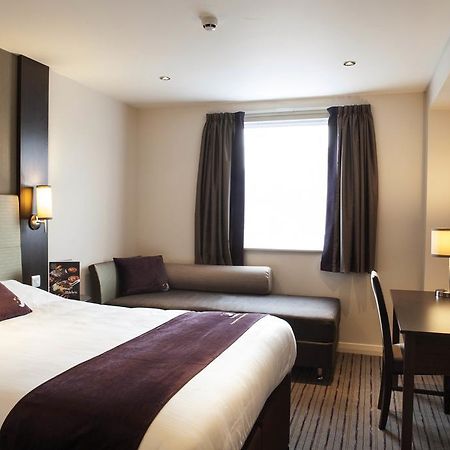 Premier Inn 트링 외부 사진