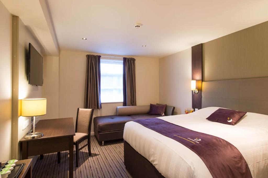 Premier Inn 트링 외부 사진