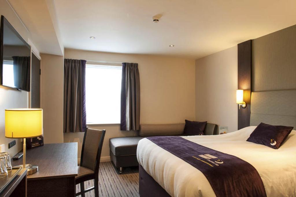 Premier Inn 트링 외부 사진